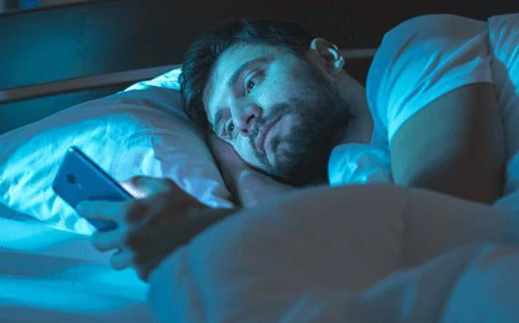 can-blue-light-cause-insomnia-and-does-blue-light-therapy-for-insomnia-work